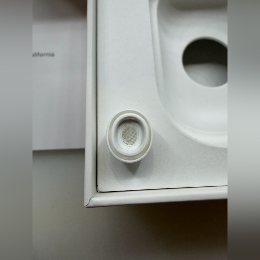 Apple AirPods Pro 2nd Generation - Picture 10 of 17